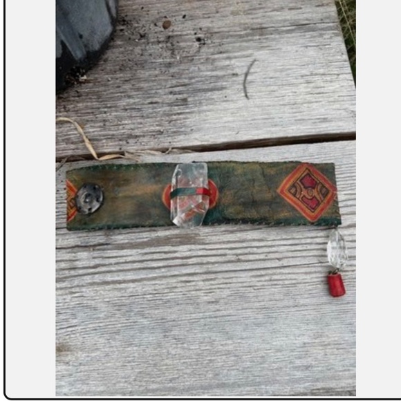 Quartz Cuff - Picture 5 of 5